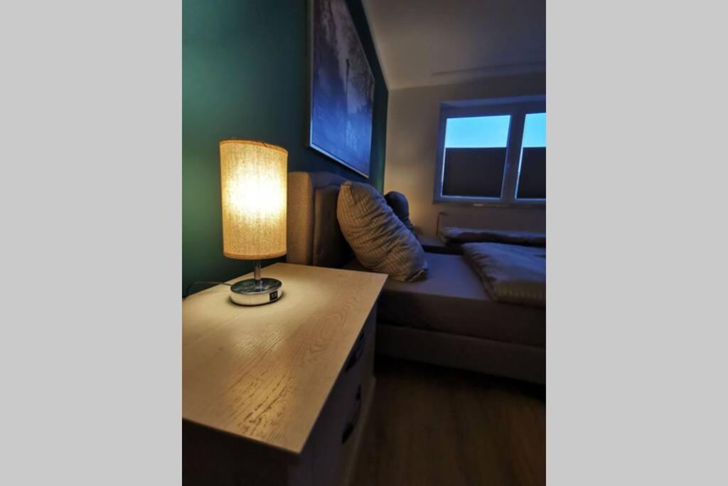 Sanierte 2 Zkb - Lage - Paytv Und Wlan *